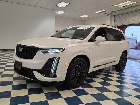 Certified 2023 Cadillac XT6 Sport AWD/4WD image 3