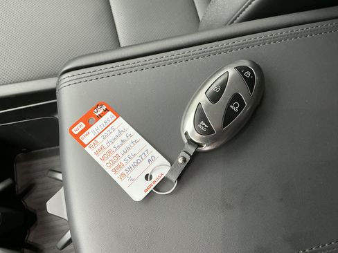 Used 2025 Hyundai Santa Fe SEL image 8