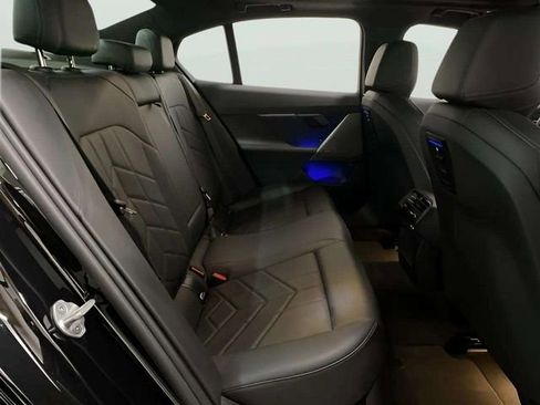 Used 2025 BMW i5 eDrive40i image 21