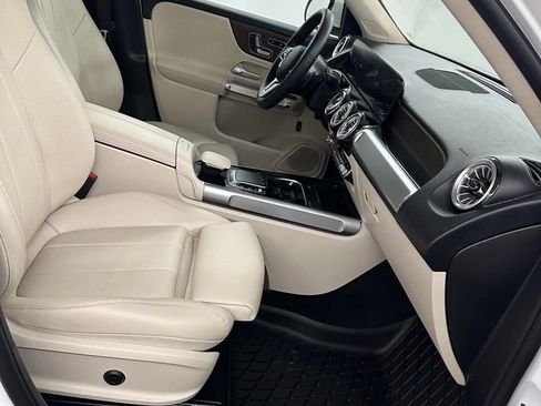 Used 2022 Mercedes-Benz GLB 250 4MATIC image 35