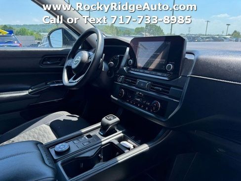 Used 2024 Nissan Pathfinder S AWD/4WD image 25