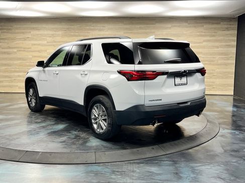 Used 2023 Chevrolet Traverse LT FWD image 18