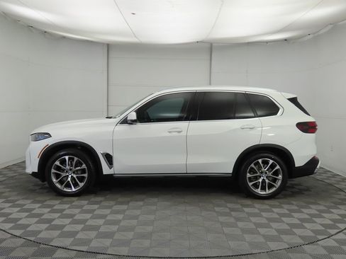 Certified 2024 BMW X5 xDrive40i w/ Premium Package image 8