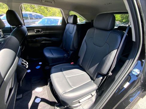 Used 2023 Kia Sorento EX AWD/4WD image 28