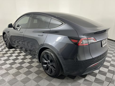 Used 2025 Tesla Model Y Long Range AWD/4WD image 10
