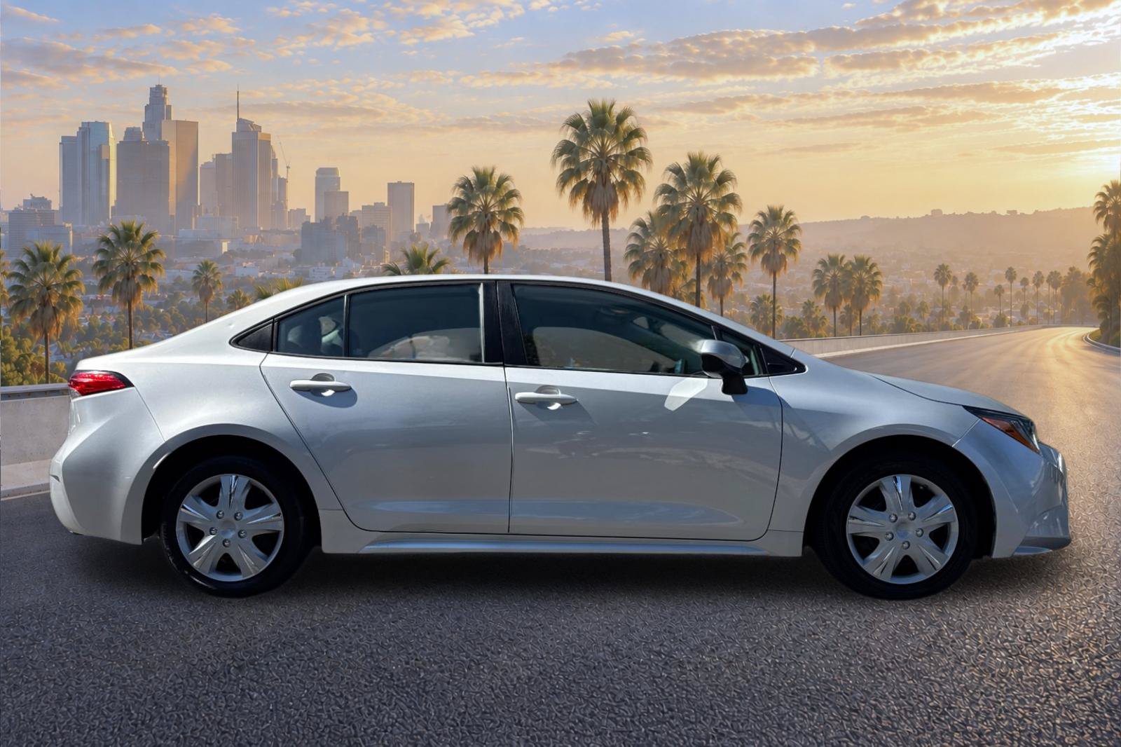 Used 2020 Toyota Corolla LE w/ Carpet Mat Package (TMS) FWD image 3
