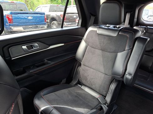 Used 2025 Ford Explorer ST AWD/4WD image 18