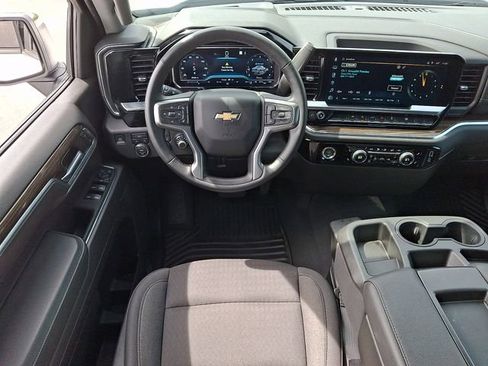 Used 2023 Chevrolet Silverado 1500 LT AWD/4WD image 11