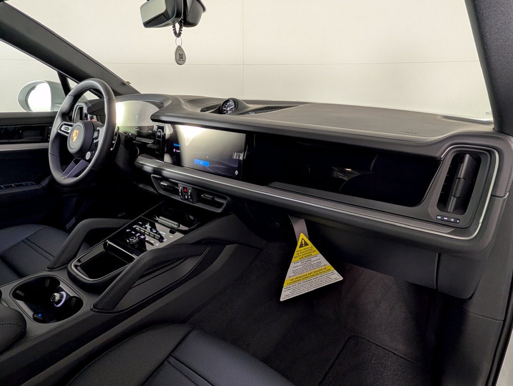 New 2026 Porsche Cayenne Coupe AWD/4WD image 19