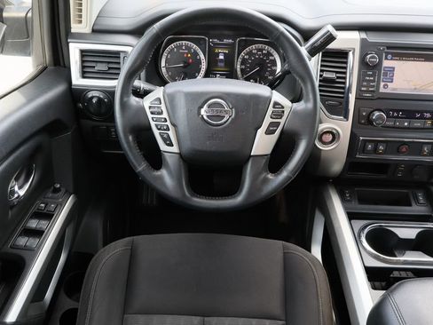 Used 2018 Nissan Titan SV w/ SV Convenience Package image 23