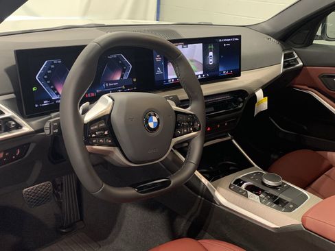 Used 2025 BMW 330i Sedan w/ Convenience Package image 10