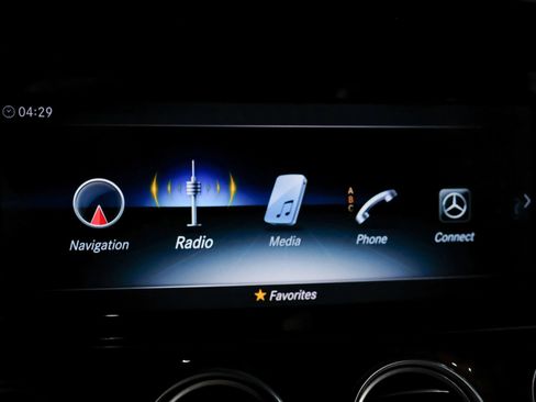 Used 2019 Mercedes-Benz E 300 4MATIC image 25