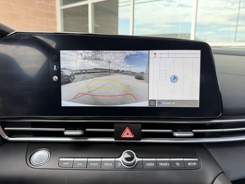 Used 2025 Hyundai Elantra Limited FWD image 19