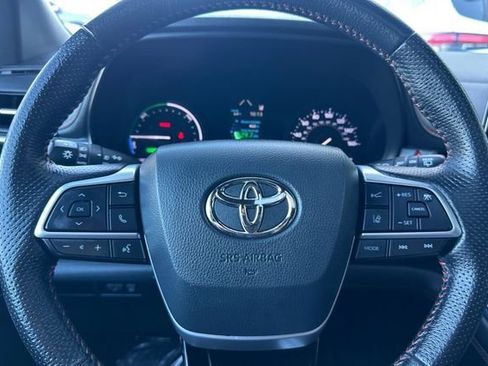 Used 2021 Toyota Sienna XSE image 28