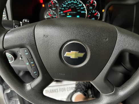 Used 2025 Chevrolet Express 3500 LT w/ LT Preferred Equipment Group RWD image 22