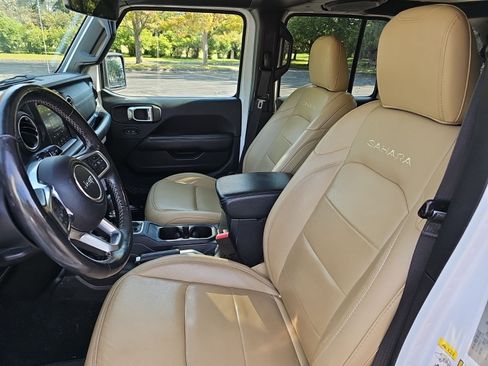 Used 2019 Jeep Wrangler Unlimited Sahara AWD/4WD image 18
