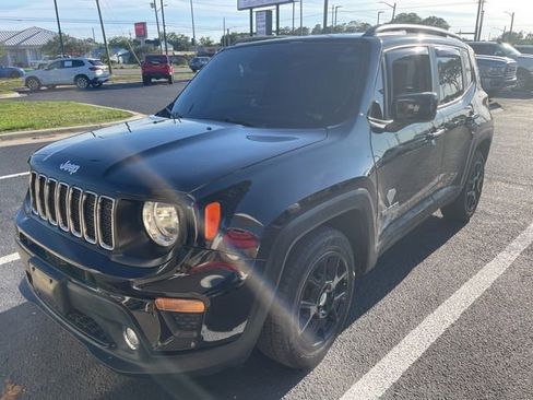 Used 2019 Jeep Renegade Latitude FWD image 7