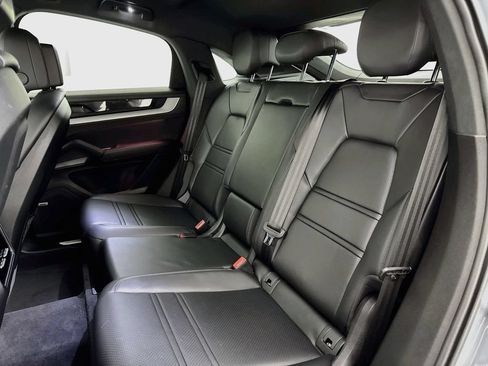 Used 2024 Porsche Cayenne Coupe AWD/4WD image 25