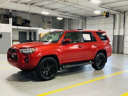 Used 2020 Toyota 4Runner SR5 image 12