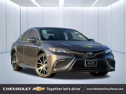 Used 2023 Toyota Camry SE w/ Convenience Package image 1