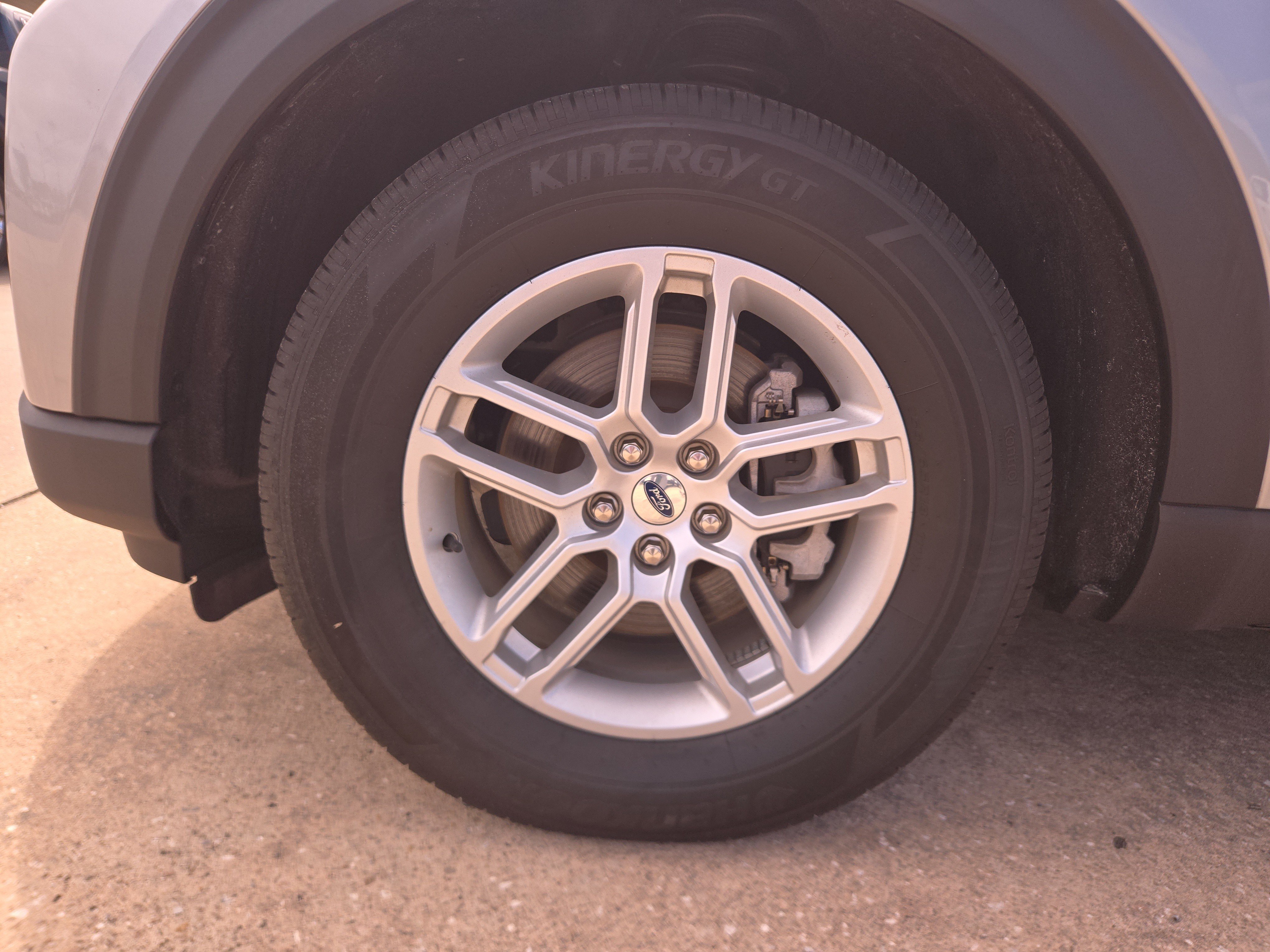 Used 2025 Ford Explorer Active RWD image 9