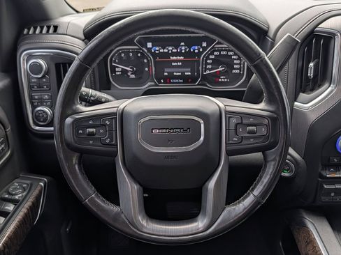 Used 2019 GMC Sierra 1500 Denali w/ Denali Ultimate Package AWD/4WD image 31