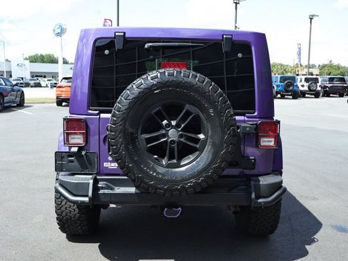 Used 2017 Jeep Wrangler Unlimited Sahara AWD/4WD image 7