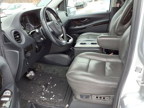 Used 2016 Mercedes-Benz Metris Passenger image 11