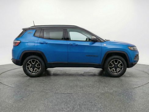 Used 2025 Jeep Compass Trailhawk image 11
