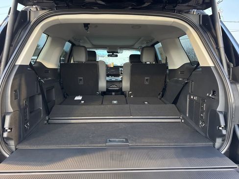 New 2025 Ford Expedition Active image 9