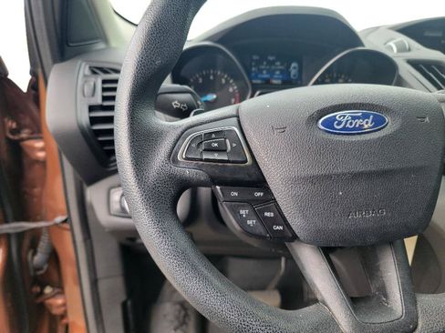 Used 2017 Ford Escape SE FWD image 16