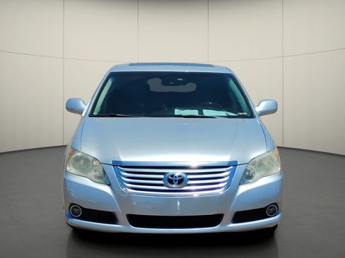 Used 2010 Toyota Avalon XLS FWD image 2