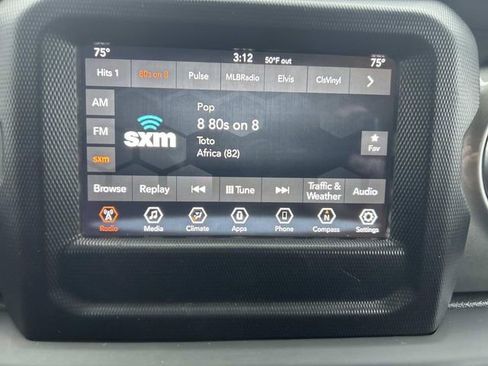 Used 2018 Jeep Wrangler Unlimited Sahara image 31