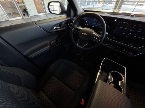 Used 2025 Chevrolet Equinox LT image 33