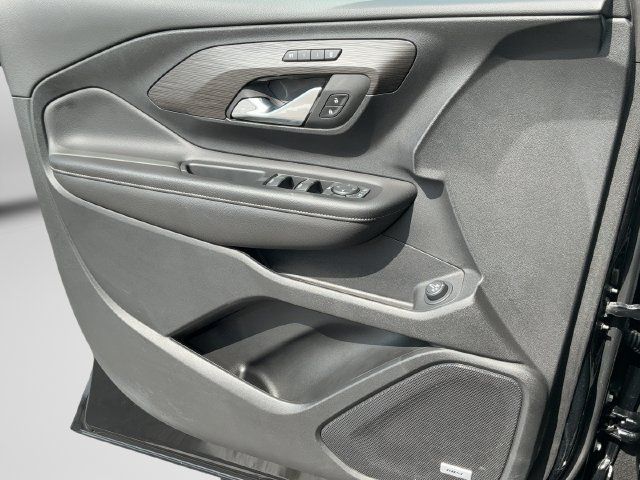 Used 2023 GMC Terrain SLT w/ Infotainment Package II AWD/4WD image 17