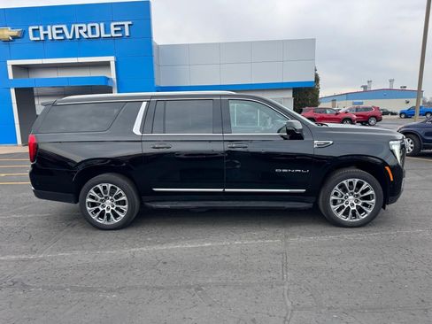 Certified 2025 GMC Yukon XL Denali image 2