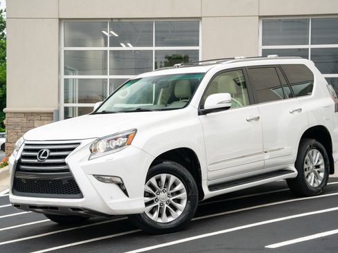 Used 2017 Lexus GX 460 Premium AWD/4WD image 2