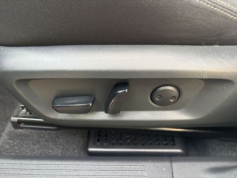 Used 2023 Nissan Rogue SV image 22