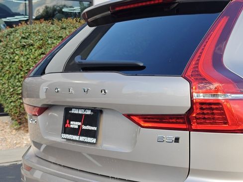 Used 2025 Volvo XC60 B5 Core image 36