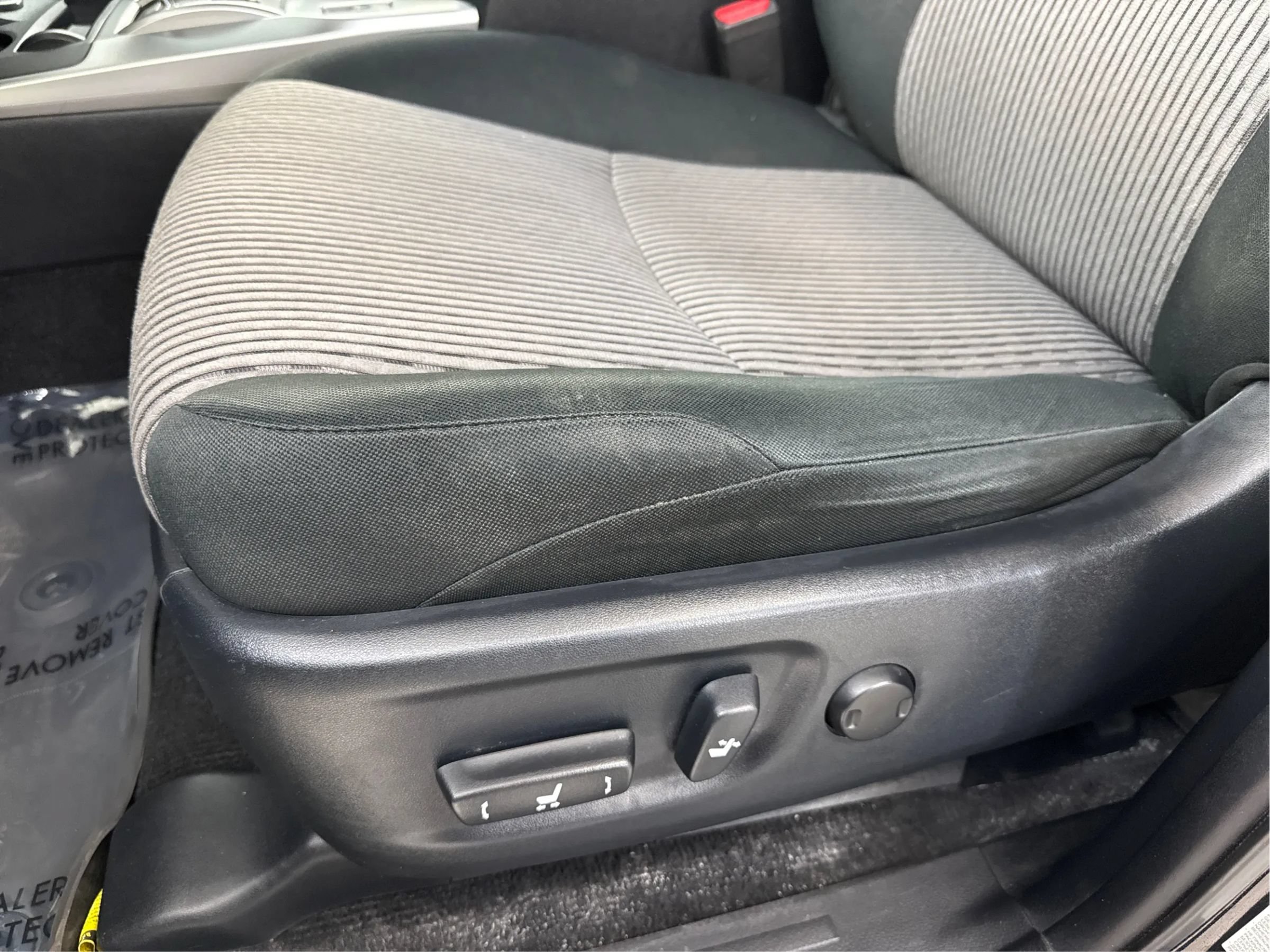 Used 2017 Toyota 4Runner SR5 AWD/4WD image 24