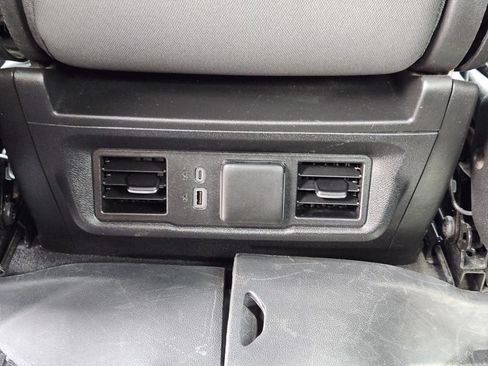 Used 2024 Chevrolet Silverado 2500 LT AWD/4WD image 29