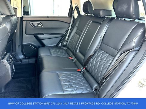 Used 2022 Nissan Rogue Platinum w/ Head-Up Display Package FWD image 18