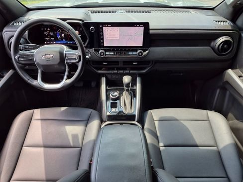 Used 2025 Chevrolet Colorado Trail Boss AWD/4WD image 25