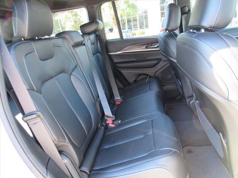 New 2025 Jeep Grand Cherokee Limited image 31