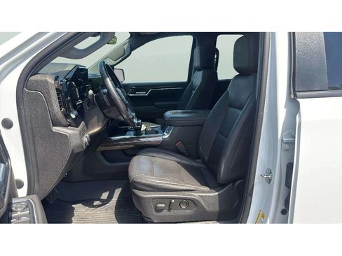 Used 2022 Chevrolet Silverado 1500 LT Trail Boss w/ LT Trail Boss Premium Package AWD/4WD image 11