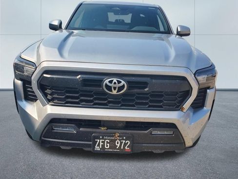 Used 2025 Toyota Tacoma TRD Off-Road AWD/4WD image 2