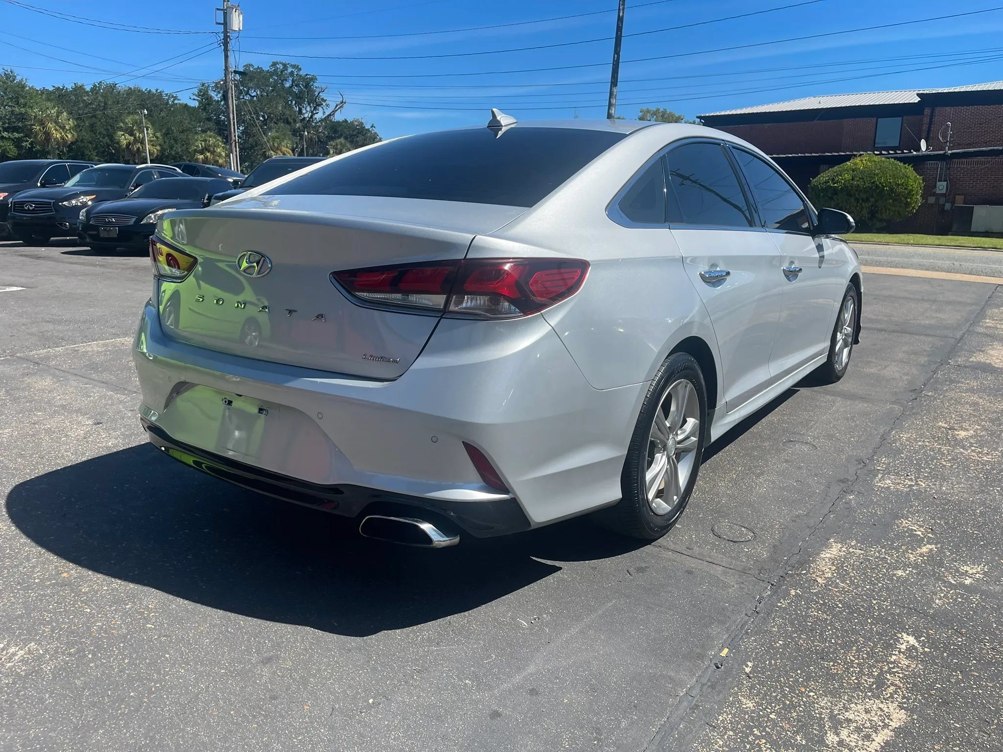 Used 2018 Hyundai Sonata Limited w/ Cargo Package FWD image 4