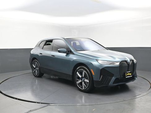 Used 2023 BMW iX xDrive50 w/ Sport Package image 4