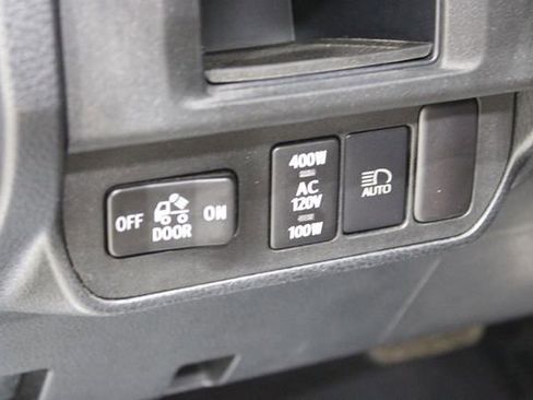 Used 2018 Toyota Tacoma Limited image 18