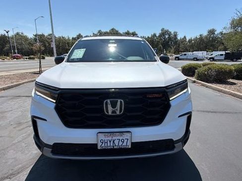 Used 2023 Honda Pilot TrailSport image 8